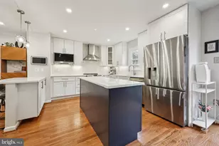 2010 Pieris Ct, Vienna, VA 22182 - Photo 2