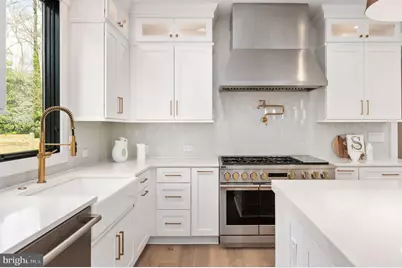 1022 Hillcrest Drive SW, Vienna, VA 22180 - Photo 14