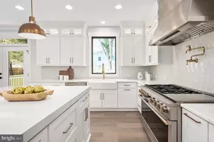 1022 Hillcrest Dr SW, Vienna, VA 22180 - Photo 12