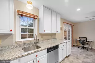 2048 Pieris Ct, Vienna, VA 22182 - Photo 14