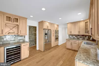 9982 Blackberry Lane, Great Falls, VA 22066 - Photo 10