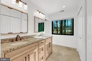 9982 Blackberry Ln, Great Falls, VA 22066 - Photo 22