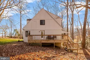 9982 Blackberry Ln, Great Falls, VA 22066 - Photo 34