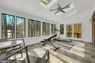 9982 Blackberry Ln, Great Falls, VA 22066 - Photo 14