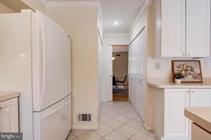 2800 Oakton Manor Ct, Oakton, VA 22124 - Photo 16