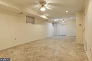 2800 Oakton Manor Ct, Oakton, VA 22124 - Photo 36