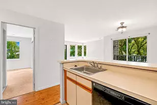 11719 Summerchase Cir, Reston, VA 20194 - Photo 14