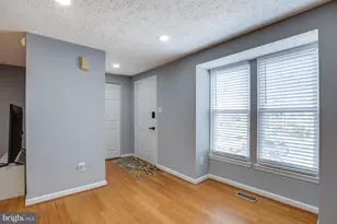 14609 Olde Kent Rd, Centreville, VA 20120 - Photo 2