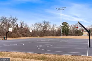 2613 Lemontree Ln, Vienna, VA 22181 - Photo 38