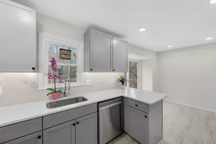 10278 Colony Park Dr, Fairfax, VA 22032 - Photo 8