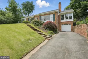 6622 Skyline Ct, Alexandria, VA 22307 - Photo 2