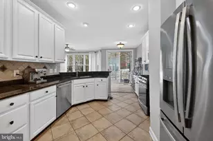 11503 Waterhaven Ct, Reston, VA 20190 - Photo 12