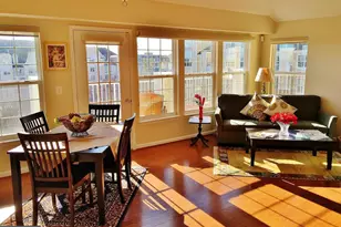 2711 Bellforest Ct, Vienna, VA 22180 - Photo 4