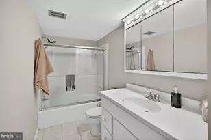 1526 Northgate Square, Reston, VA 20190 - Photo 18
