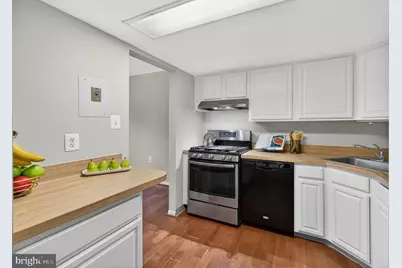 1526 Northgate Square #11, Reston, VA 20190 - Photo 2