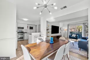 2320 Emerald Heights Ct, Reston, VA 20191 - Photo 4