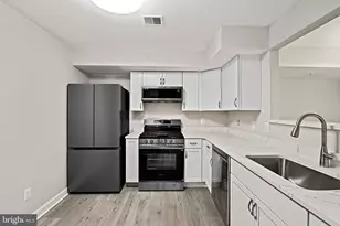 12209 Fairfield House Dr, Fairfax, VA 22033 - Photo 14