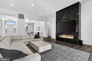 1221 Riley Preserve Ct, Great Falls, VA 22066 - Photo 2