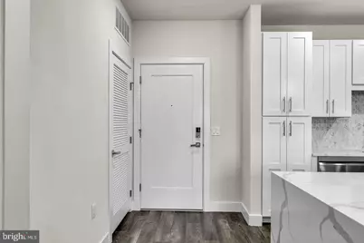 1761 Old Meadow Rd #413, McLean, VA 22102 - Photo 2