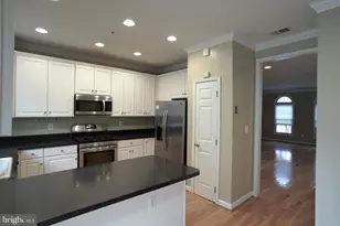 1609 Leeds Castle Dr, Vienna, VA 22182 - Photo 10