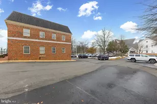 156 Maple Ave E, Vienna, VA 22180 - Photo 1