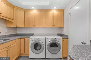 8340 Greensboro Dr, McLean, VA 22102 - Photo 16