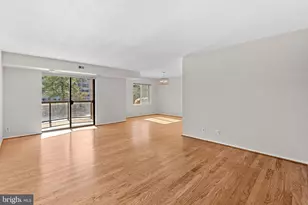 8340 Greensboro Dr, McLean, VA 22102 - Photo 6