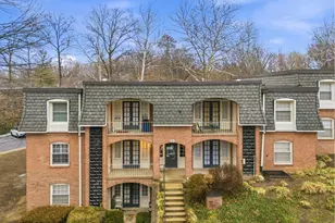 5913 Prince James Dr, Springfield, VA 22152 - Photo 2