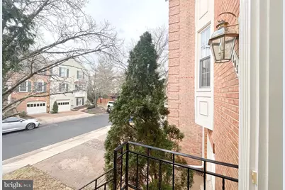 2058 Pieris Court, Vienna, VA 22182 - Photo 4