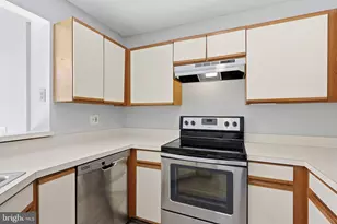 1508 Summerchase Ct, Reston, VA 20194 - Photo 10