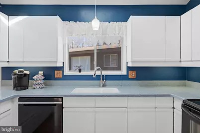 8825 Charles Hawkins Way, Annandale, VA 22003 - Photo 8