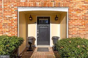 9308 Briarwood Pl, Fairfax, VA 22032 - Photo 2