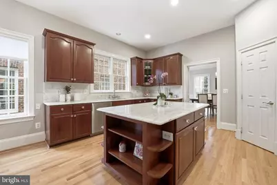 9874 Palace Green Way, Vienna, VA 22181 - Photo 16