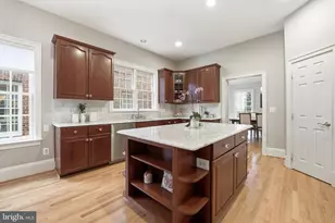 9874 Palace Green Way, Vienna, VA 22181 - Photo 16