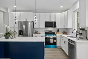 13133 Park Crescent Cir, Herndon, VA 20171 - Photo 6