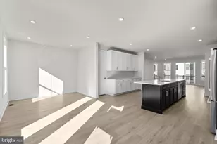 13736 Aviation Pl, Herndon, VA 20171 - Photo 14