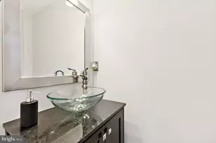 14408 Tracy Schar Ln, Centreville, VA 20121 - Photo 18