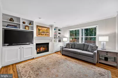 930 Park Street SE, Vienna, VA 22180 - Photo 2