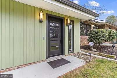 7609 Woodridge Circle, Alexandria, VA 22308 - Photo 4