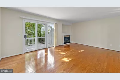 12081 Edgemere Circle, Reston, VA 20190 - Photo 4