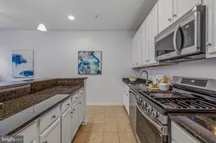 2665 Prosperity Ave, Fairfax, VA 22031 - Photo 8