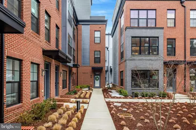 11236 Faraday Park Drive, Reston, VA 20190 - Photo 2