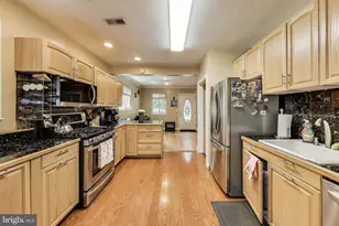 6703 Hallwood Ave, Falls Church, VA 22046 - Photo 10