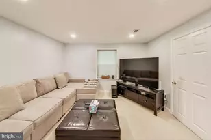 6703 Hallwood Ave, Falls Church, VA 22046 - Photo 14