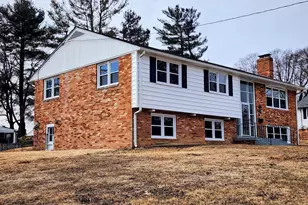 10705 Ames St, Fairfax, VA 22032 - Photo 2