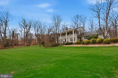 304 Chesapeake Drive, Great Falls, VA 22066 - Photo 2