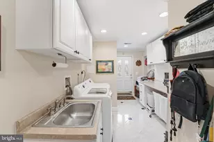 304 Chesapeake Dr, Great Falls, VA 22066 - Photo 14