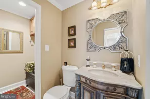 304 Chesapeake Dr, Great Falls, VA 22066 - Photo 20