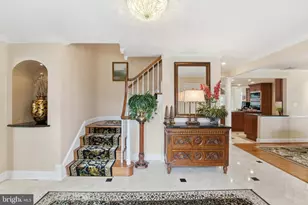 304 Chesapeake Dr, Great Falls, VA 22066 - Photo 4