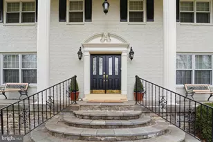 304 Chesapeake Dr, Great Falls, VA 22066 - Photo 4